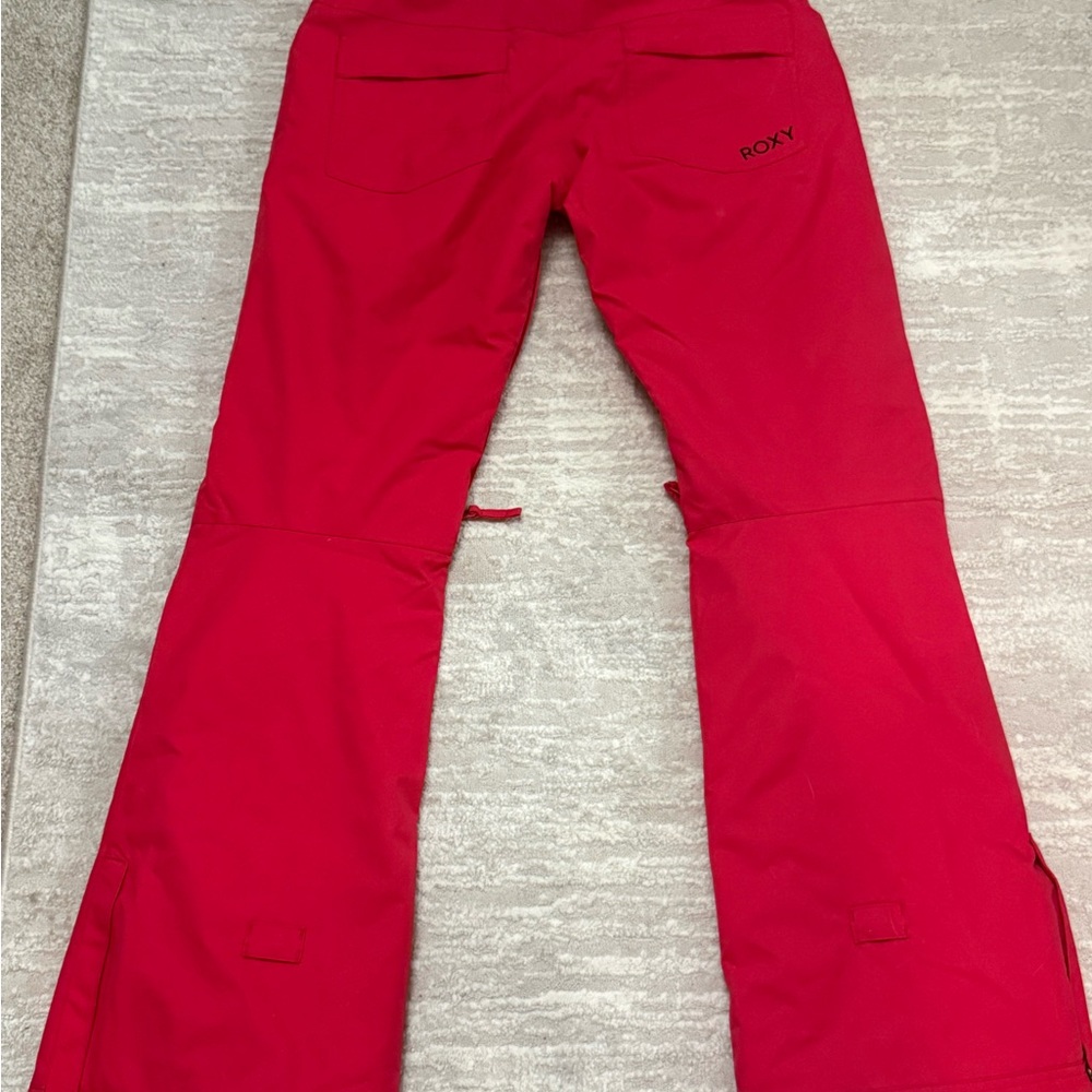 Roxy Ladies Bright Pink Snow Pants and Pink and Black Rose Jacket - Picture 4 of 5